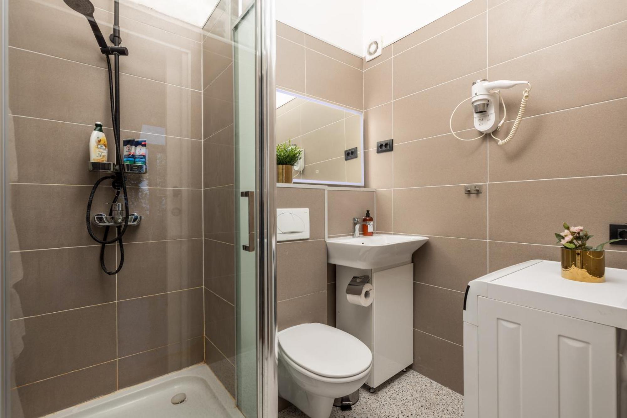 Apartment Tiziano-Belveder With Private Garage Риека Экстерьер фото